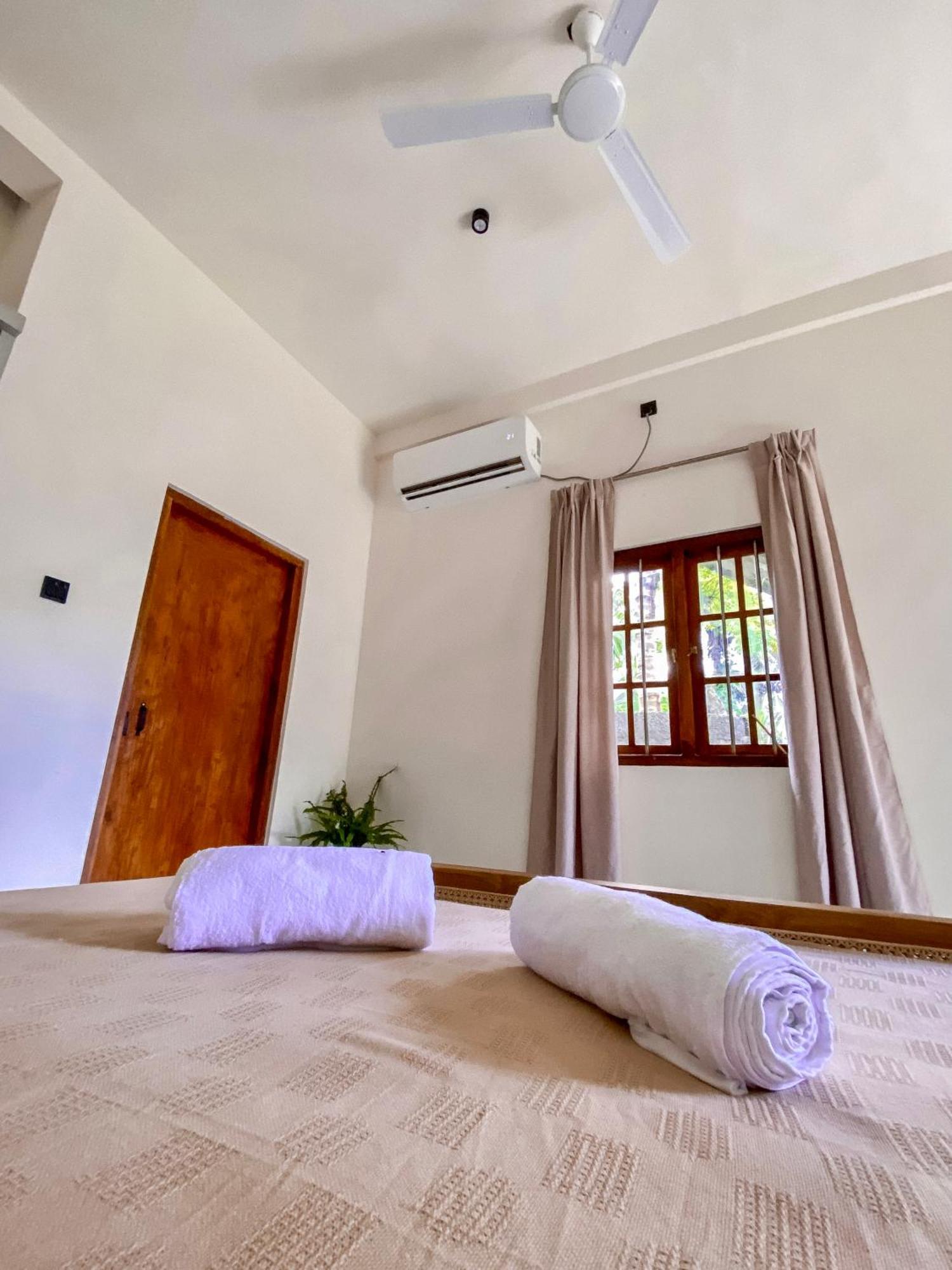 The Palm Private Cottages Midigama Exterior photo