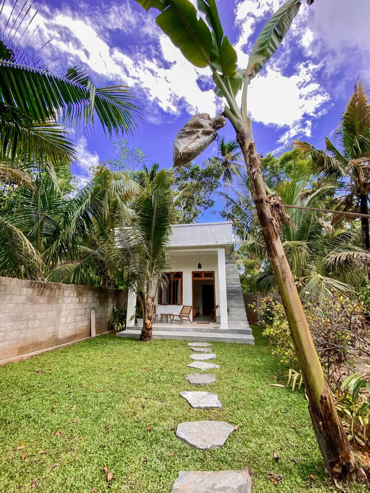 The Palm Private Cottages Midigama Exterior photo